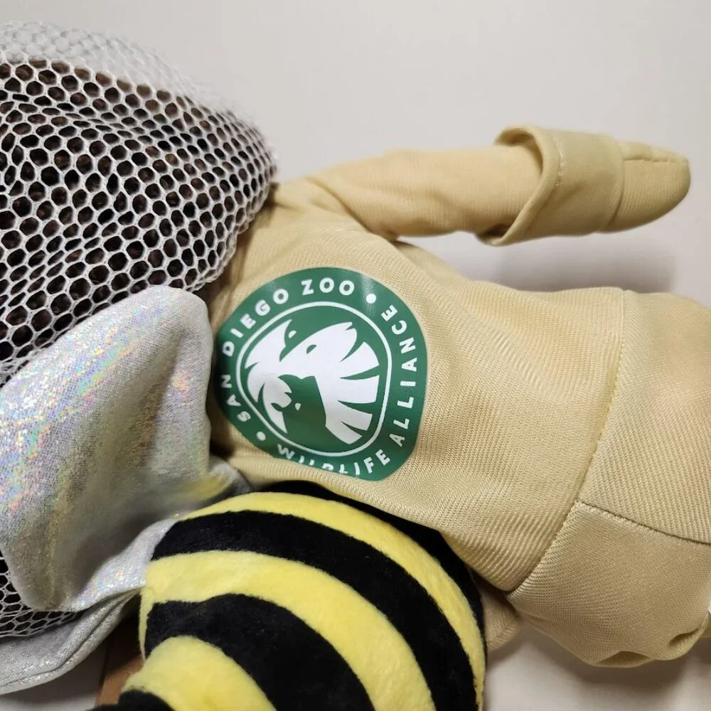 NEW San Diego Zoo Wildlife Alliance Beekeeper Woman Honeybee Bee Beekeeping NEW